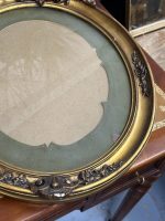 Grezns antīks franču ovāls koka rāmis zelta krāsā ar stiklu un zaļu paspartū — Paul Degrandsart Paris (antique pair of French oval gilt wood frames) (4259) - Image 15