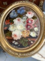 Ekskluzīvas Ovālas Klusās Dabas Gleznas ar Ziedu Motīviem Greznā Rāmī (pair of antique oval floral oil paintings) — Klus - Image 4