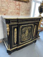 Boulle stila kumode ar bronzas aplikācijām un marmora virsmu — Napoleona III stils, Francija, ap 1860 (3566) Ļoti Liela Izmēra - Image 2