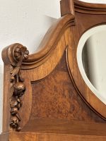 Liela izmēra riekstkoka spogulis ar faseti — Jūgendstilā (Large Antique Walnut Mirror with Beveled Glass in Jugendstil) (4987) - Image 8