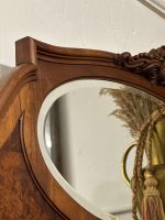 Liela izmēra riekstkoka spogulis ar faseti — Jūgendstilā (Large Antique Walnut Mirror with Beveled Glass in Jugendstil) (4987) - Image 7