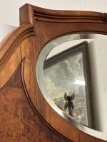 Liela izmēra riekstkoka spogulis ar faseti — Jūgendstilā (Large Antique Walnut Mirror with Beveled Glass in Jugendstil) (4987) - Image 9