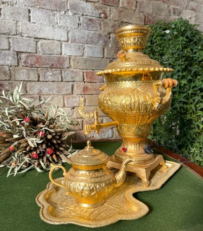 Elektrisk guldfarvet samovar (1103)