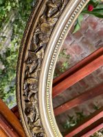 Grezns ovāls koka rāmis ar putniem un ziedu vītnēm — baroka stilā, (Antique oval giltwood frame with birds and flowers) (3862) - Image 12