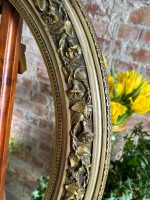 Grezns ovāls koka rāmis ar putniem un ziedu vītnēm — baroka stilā, (Antique oval giltwood frame with birds and flowers) (3862) - Image 16