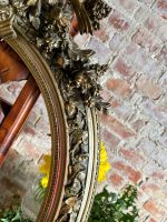 Grezns ovāls koka rāmis ar putniem un ziedu vītnēm — baroka stilā, (Antique oval giltwood frame with birds and flowers) (3862) - Image 17