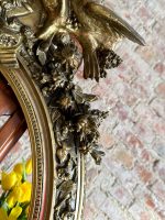 Grezns ovāls koka rāmis ar putniem un ziedu vītnēm — baroka stilā, (Antique oval giltwood frame with birds and flowers) (3862) - Image 4
