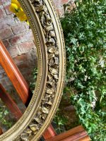 Grezns ovāls koka rāmis ar putniem un ziedu vītnēm — baroka stilā, (Antique oval giltwood frame with birds and flowers) (3862) - Image 21