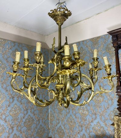 Stor bronze lysekrone, loftslampe med 12 pærer, meget tung