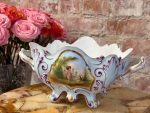 Porcelāna Kašpo ar Eņģeļu Motīviem, uz Ķepiņām, Neliela Izmēra (5453)