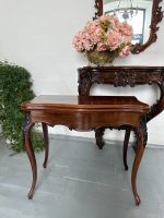 Spillebord med grøn filtoverflade og udskåret dekoration – Louis XV-stil
