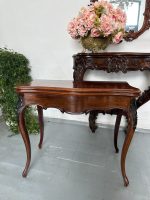 Table de jeu ouvrante avec plateau en feutre vert et décor sculpté — Style Louis XV, France, vers 1860-1890 – Image 2