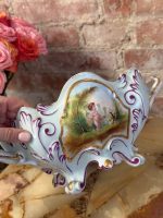 Porcelāna Kašpo ar Eņģeļu Motīviem, uz Ķepiņām, Neliela Izmēra (5453) - Image 8