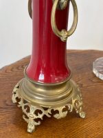 Antīka sarkana porcelāna vāze ar bronzas lējuma detaļām un lauvu galvām (antique red porcelain vase) (5080) - Image 6