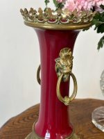 Antīka sarkana porcelāna vāze ar bronzas lējuma detaļām un lauvu galvām (antique red porcelain vase) (5080) - Image 7