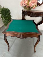 Table de jeu ouvrante avec plateau en feutre vert et décor sculpté — Style Louis XV, France, vers 1860-1890 – Image 11