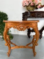 Antīka koka konsole ar caurgrieztu rocaille aparmali — Luija XV stilā (Antique Louis XV Style Carved Wood Console Table) (4675) - Image 3