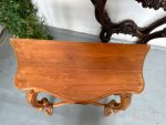 Antīka koka konsole ar caurgrieztu rocaille aparmali — Luija XV stilā (Antique Louis XV Style Carved Wood Console Table) (4675) - Image 8