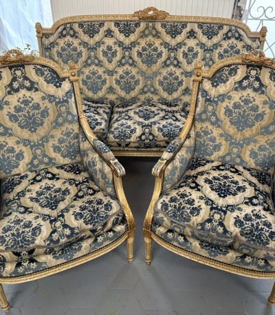 Stor forgyldt Louis XVI salonmøbelsæt – sofa og 2 lænestole