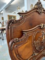 Koka gulta ar eņģeļu kokgriezumiem — Luija XV stilā, Ļoti Smalkiem Kokgriezumiem, Zelta Krāsas Akcentiem (Carved Wood Bed with Cherubs in Louis XV Style) (4008) - Image 29
