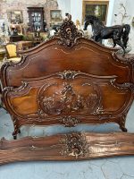 Koka gulta ar eņģeļu kokgriezumiem — Luija XV stilā, Ļoti Smalkiem Kokgriezumiem, Zelta Krāsas Akcentiem (Carved Wood Bed with Cherubs in Louis XV Style) (4008) - Image 9