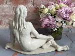 Kvindefigur med signatur, mellemstor, mellemvægtig (6753) - Billede 4
