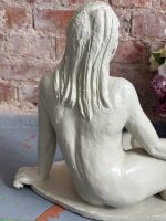 Kvindefigur med signatur, mellemstor, mellemvægtig (6753) - Billede 13