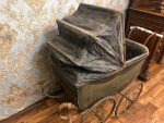 Senlaicīgi bērnu rati ar lielo kulbu un zīmējumu — Viktorijas laikmeta stilā (Large Antique Carriage Style Baby Stroller in Victorian Style) (323) - Image 2