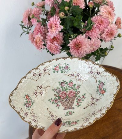 Lille porcelæns skål med blomstermaling (5033)
