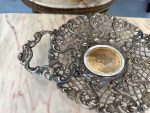 Antīks apsudrabots galda trauks ar rokturiem un gravējumu — neorokoko stilā (antique silver-plated openwork basket tray) Ļoti Viegla Pēc Svara (4654) - Image 4