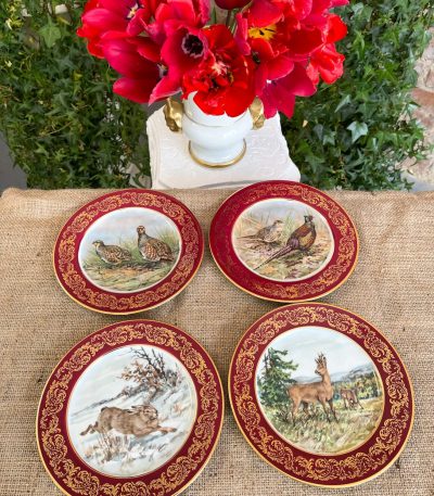 Limoges porcelænsfad med jagtmotiv og bordeauxkant