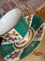 Porcelāna Krūzīte Zaļā Krāsā ar Ziedu Detalizāciju, Vidēja Izmēra (5398) - Image 10