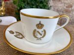 Napoleon Porcelāna Krūzes ar Sķīvjiem, Liela Izmēra (3316) - Image 4