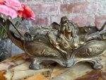 Jūgendstila bronzas kašpo / jardinière ar femme-fleur figūru un magoņu dekoru — Jūgendstils, Francija vai Beļģija, ap 1895.–1910. Jūgendstila/Art Nuoveau Trauks Ziediem, Vidēja Izmēra (5395) - Image 3