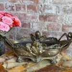Jūgendstila bronzas kašpo / jardinière ar femme-fleur figūru un magoņu dekoru — Jūgendstils, Francija vai Beļģija, ap 1895.–1910. Jūgendstila/Art Nuoveau Trauks Ziediem, Vidēja Izmēra (5395)