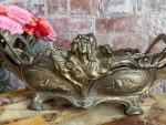 Jūgendstila bronzas kašpo / jardinière ar femme-fleur figūru un magoņu dekoru — Jūgendstils, Francija vai Beļģija, ap 1895.–1910. Jūgendstila/Art Nuoveau Trauks Ziediem, Vidēja Izmēra (5395) - Image 6