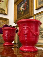 Anduze Urna Sarkanā Glazūrā — Tradicionālā Francijas Dienvidu Keramika, Terre Figuière Anduze Manufaktūra, Francija, 20. gs., franču keramikas kašpo, puķpodi, pieejami 2gabali (6055)