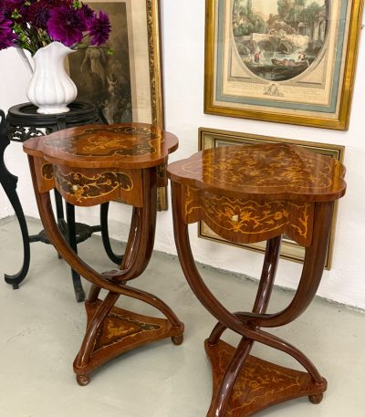 Art deco stila galdiņi ar atvilktni, puķu galdiņi, naktsskapīši, vidēja izmēra, pieejami