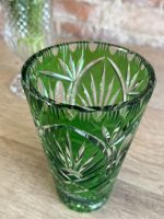 Zaļa kristāla vāze klasiskā stilā (Green Cut Crystal Vase) (5685) - Image 3