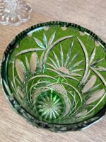 Zaļa kristāla vāze klasiskā stilā (Green Cut Crystal Vase) (5685) - Image 7