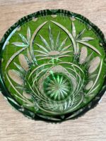 Zaļa kristāla vāze klasiskā stilā (Green Cut Crystal Vase) (5685) - Image 6