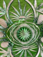 Zaļa kristāla vāze klasiskā stilā (Green Cut Crystal Vase) (5685) - Image 9