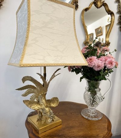 Bordlampe med guldfarvet hane figur, mellemstor (5143)