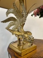 Galda Lampa ar Zelta Krāsas Gaiļa Figūru, Vidēji Liela Izmēra (5143) - Image 2