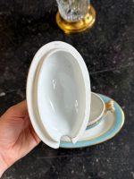 porcelāna terīne ar vāku, maza izmēra, baltā/gaiši zilā/zelta krāsā (7253) - Image 15