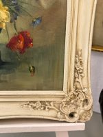Glezna "Ziedu klusā daba" greznā gaišā rāmī (Floral Still Life Oil Painting in an Ornate Light Frame) (6149) - Image 9