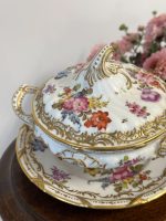 Maza Izmēra Porcelāna Terīne ar Šķīvi, Apgleznota ar Zelta Krāsas Detalizāciju (5144) - Image 2