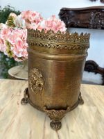 Antīks bronzas šampanieša dzesētājs uz lauvas ķepām — Magdeburgas lietuve, Ļoti smags (antique brass lion paw champagne ice bucket) (4660) - Image 4
