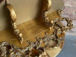 Zeltīta Koka Sienas Konsole ar Bronzas Rocaille Ornamentu — Louis XV Rococo, Francija/Itālija, 19.gs. (5384) - Image 15