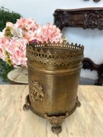 Antīks bronzas šampanieša dzesētājs uz lauvas ķepām — Magdeburgas lietuve, Ļoti smags (antique brass lion paw champagne ice bucket) (4660) - Image 9
